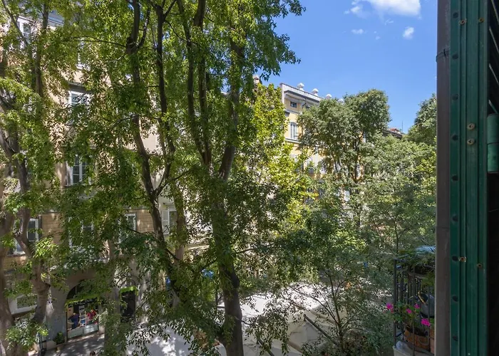 La Via Di Nandi アパート