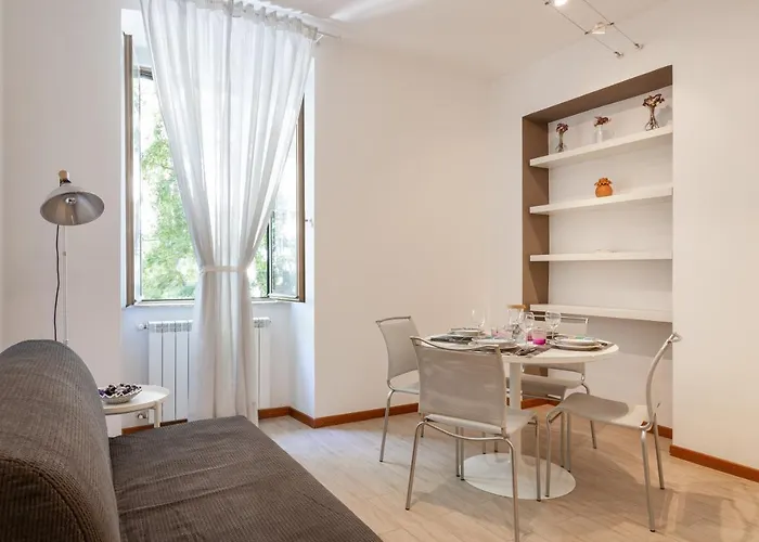 アパート La Via Di Nandi トリエステ